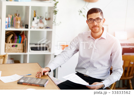 Young man in offfice Young man in offfice 33833562