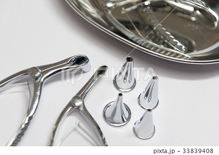 耳鼻科の診療器具、鼻鏡、耳鏡、膿盆 耳鼻科の診療器具、鼻鏡、耳鏡、膿盆 33839408