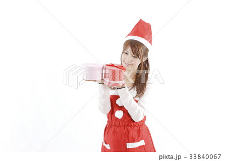 クリスマスイメージの女性 33840067