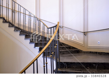 ホテルの螺旋階段(ドイツ・ドレスデン) ホテルの螺旋階段(ドイツ・ドレスデン) 33840328