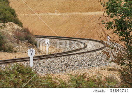Curved track 33846712