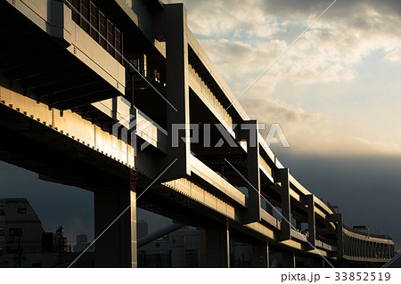 夕映えの東京、首都高中央環状線 33852519