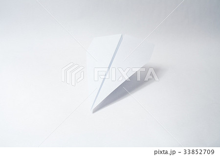 紙飛行機 紙飛行機 33852709