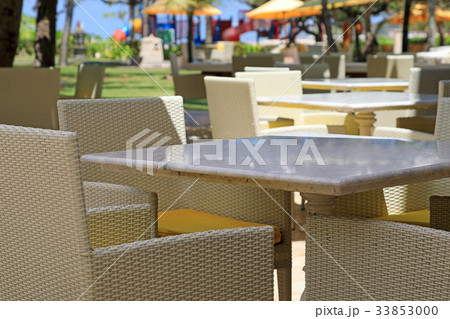 南国のオープンカフェ 33853000