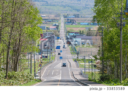 果てしなく続く直線道路 北海道 ニセコの風景の写真素材 33853589 Pixta