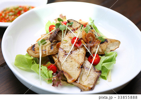 Grilled King Oyster Mushroom , Eryngii slices Grilled King Oyster Mushroom , Eryngii slices 33855888