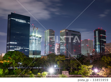 大阪の夜景 大阪府大阪市中央区大阪城公園から 2017年4月撮影 33855959