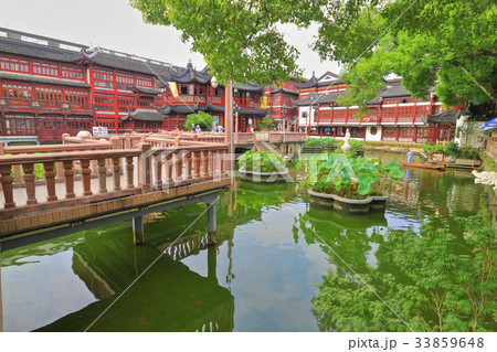 豫園商城　湖心亭と緑波廊 33859648