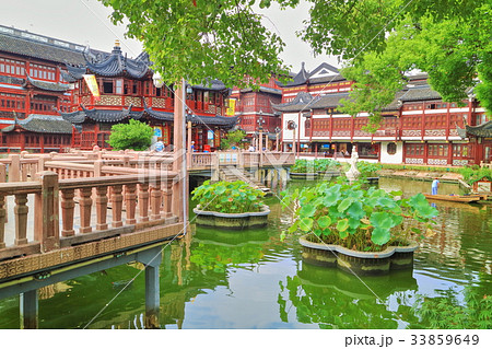 豫園商城　湖心亭と緑波廊 33859649