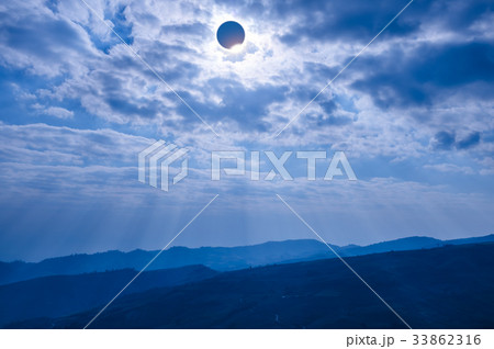 Scientific natural phenomenon. Total solar eclipse Scientific natural phenomenon. Total solar eclipse 33862316