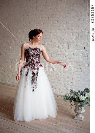 Full-length portrait of Beautiful luxurious female 33863167