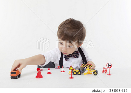 子供 少年 おもちゃ 33863415