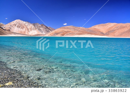 神秘の湖　パンゴン・ツォ 33863922