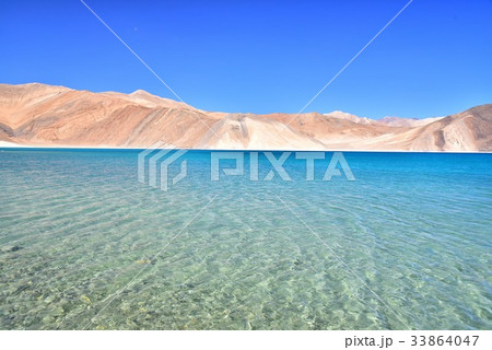 神秘の湖　パンゴン・ツォ 33864047