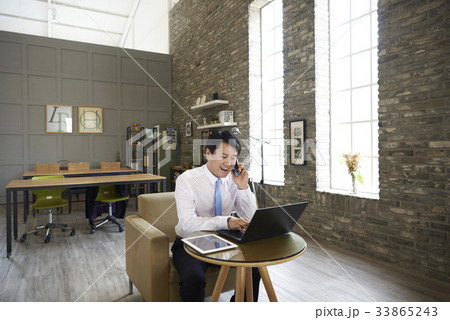 デジタル技術 ビジネスマン 生活 33865243