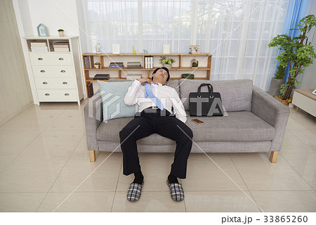 リビングルーム 男 男性 33865260