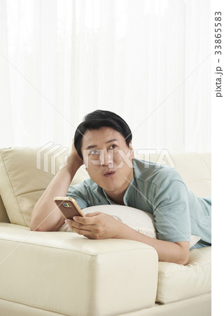 頭怪奇 頬杖 上半身 33865583