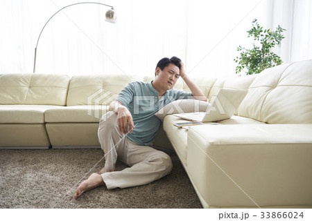 孤独 ノートパソコン ノートブック 33866024