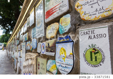 The Muretto of Alassio 33871581