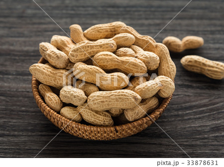 ピーナッツ 落花生 殻の写真素材