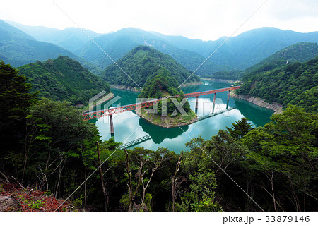 【絶景・秘境駅】奥大井湖上駅（全景） 33879146