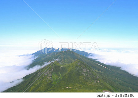 雲海に浮かぶ知床連山 雲海に浮かぶ知床連山 33880386
