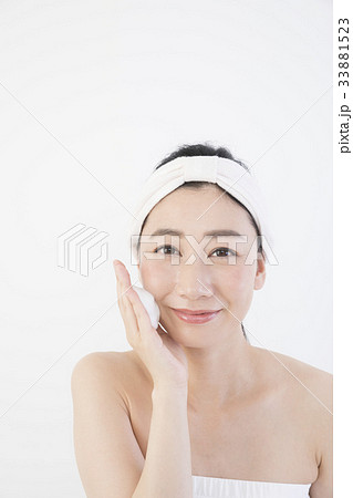 洗顔 女性 美容 ビューティー イメージ 洗顔 女性 美容 ビューティー イメージ 33881523