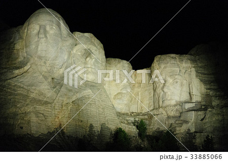 Mount Rushmore in the evening light Mount Rushmore in the evening light 33885066