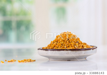 natural bee pollen, 33886143