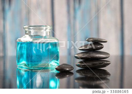 spa composition hot stone and essential oil 33886165