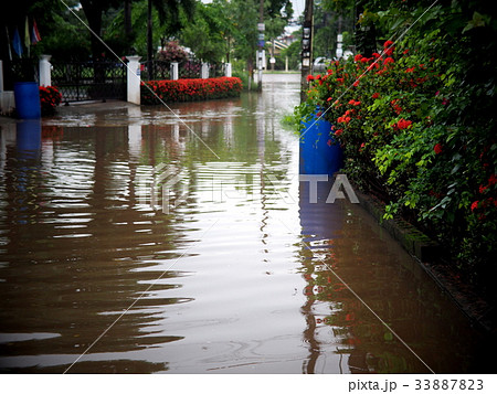 global warming effect in town, flood water  33887823