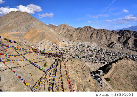 ナムギャル・ツェモからレーをのぞむ ナムギャル・ツェモからレーをのぞむ 33891651