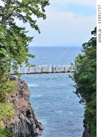 城ヶ崎海岸門脇吊り橋 1853の写真素材