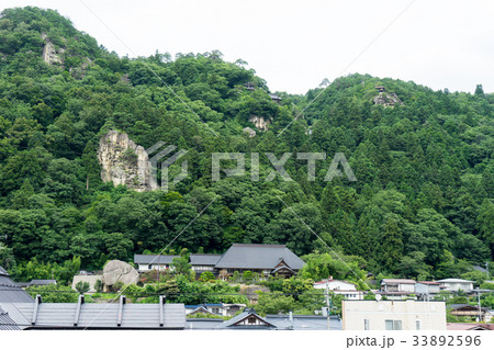 山寺駅から見る立石寺・山寺方面の景色 山寺駅から見る立石寺・山寺方面の景色 33892596