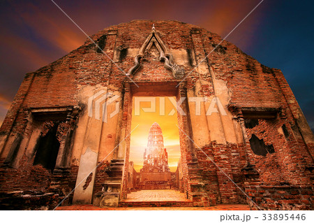 wat ratchaburana temple ayutthaya thailand wat ratchaburana temple ayutthaya thailand 33895446