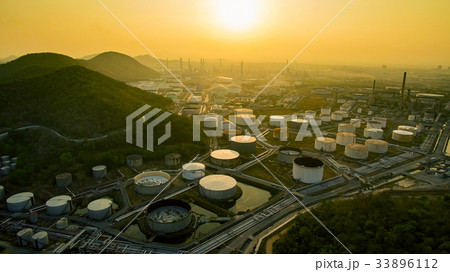 oil storage tank in petrochemical industries  oil storage tank in petrochemical industries  33896112