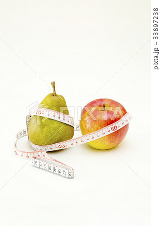りんごと洋梨と巻尺 33897238