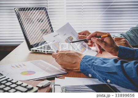 Image of two young businesspeople 33899656