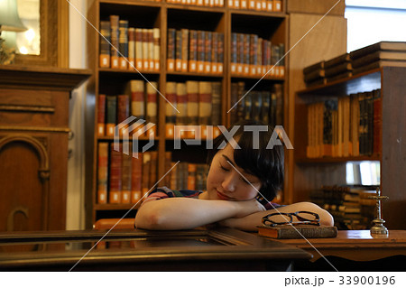 ブックカフェ　図書館　古書 33900196