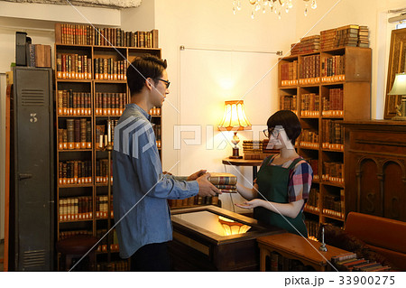 ブックカフェ　図書館　古書 33900275