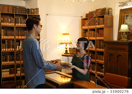 ブックカフェ　図書館　古書 33900276