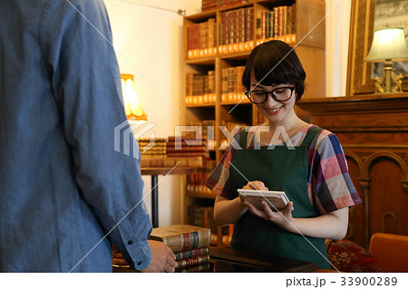 ブックカフェ　図書館　古書 33900289