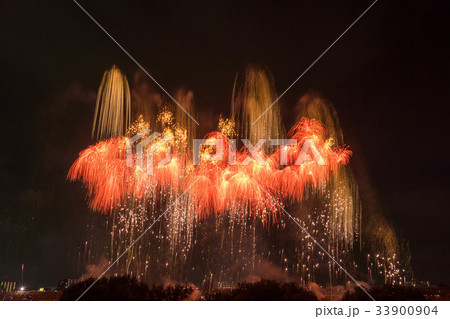 真夏の花火 33900904