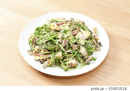 ゴーヤーと豆苗のチャンプルー 33901018