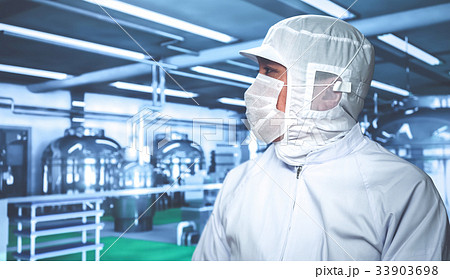 工場で働く 33903698
