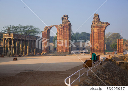 クトゥブ・ミナール 33905057