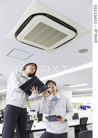 ビジネス　メンテナンス　ビジネスマン　オフィス　エンジニア 33905593
