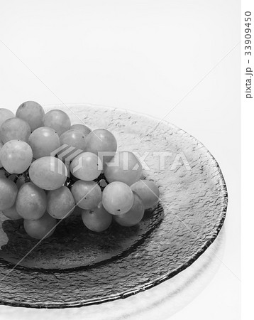 ぶどうのモノクロイメージ写真 33909450