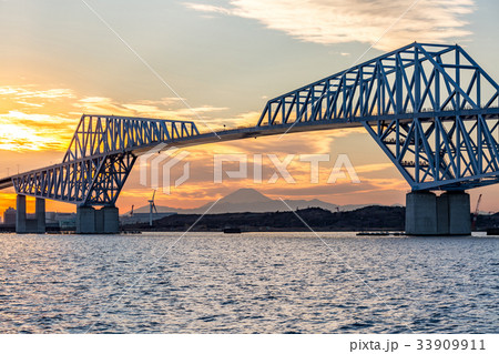 Tokyo Gate Bridge Sunset 33909911