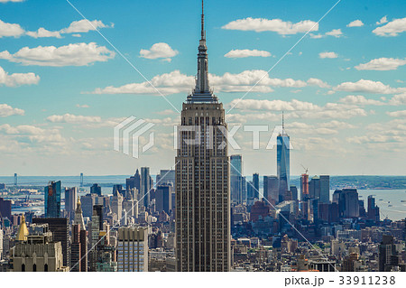 ロックフェラーセンター(トップ・オブ・ザ・ロック)から見えるエンパイヤステートビル2 ロックフェラーセンター(トップ・オブ・ザ・ロック)から見えるエンパイヤステートビル2 33911238
